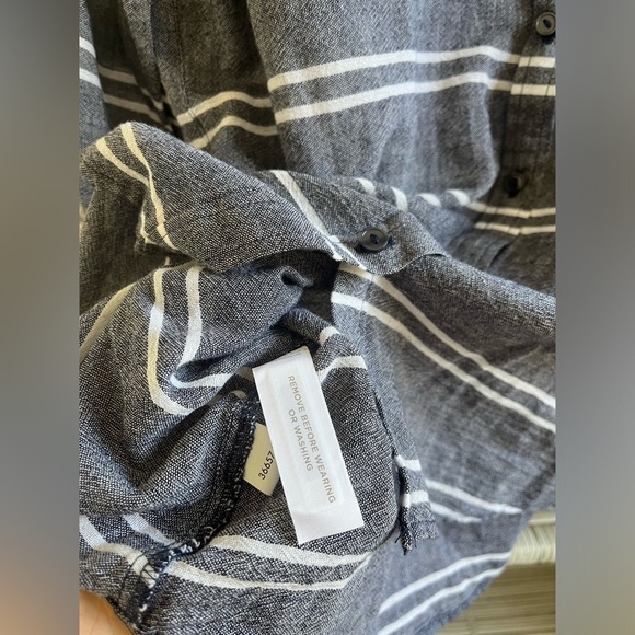NWOT - Ann Taylor LOFT Chambray Grey & White 100% Cotton Button Down Size medium - Picture 6 of 6